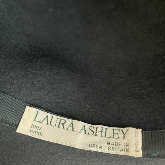Laura Ashley green hat wool felted - Picture 3 of 3